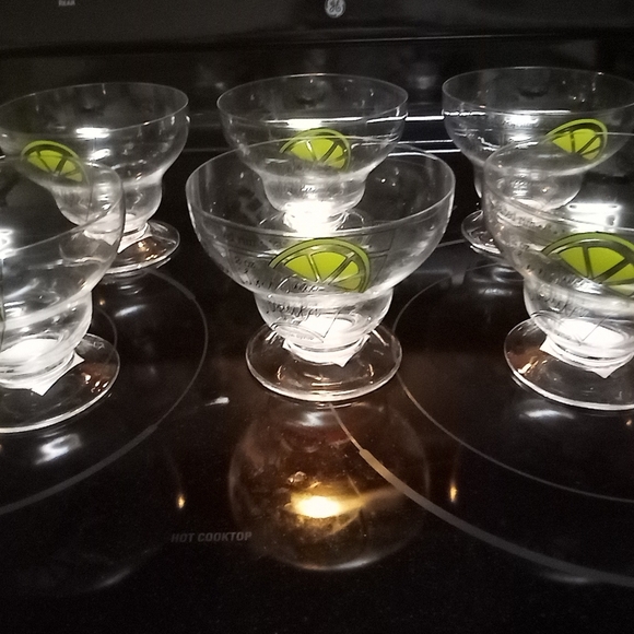 Mud Pie - 6 Clear Glass Cocktail Glasses with Lime Design - Picture 5 of 11